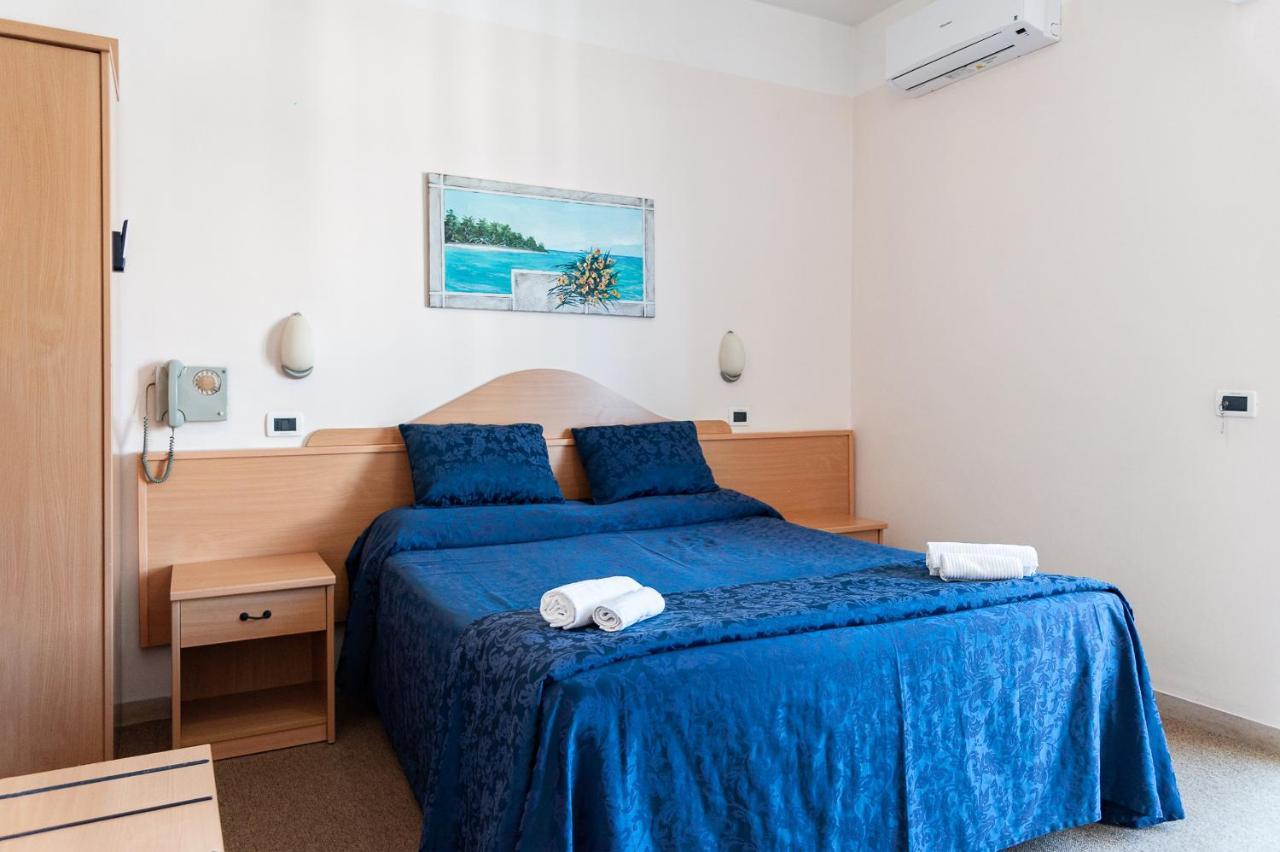 Hotel Mauritius Sentirsi Come A Casa Riccione Exterior photo