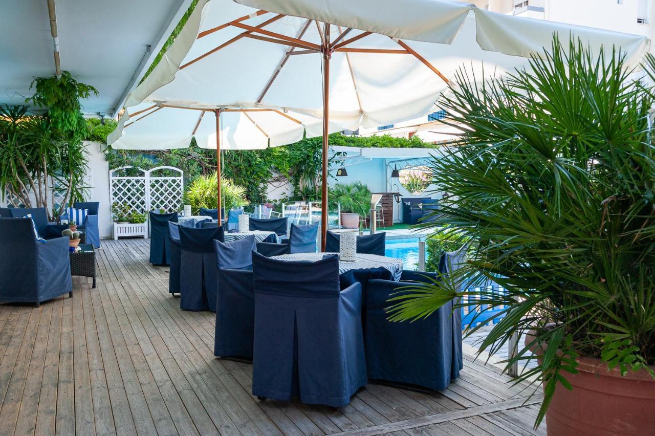 Hotel Mauritius Sentirsi Come A Casa Riccione Exterior photo